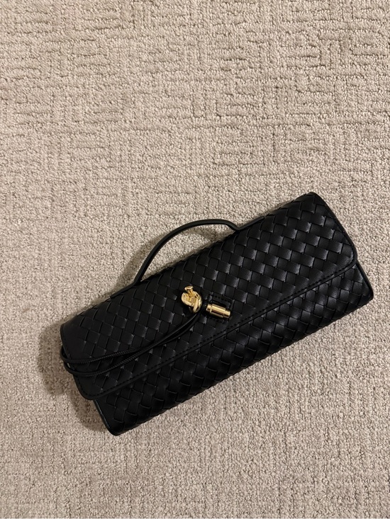 Billini Handbags - Billini black convertible clutch